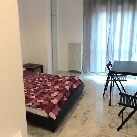 110 -guesthouse- 3* Bari